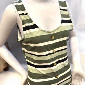 No Boundaries Green Midi Sheath Dress with Sleeveless Design and Scoop Neck